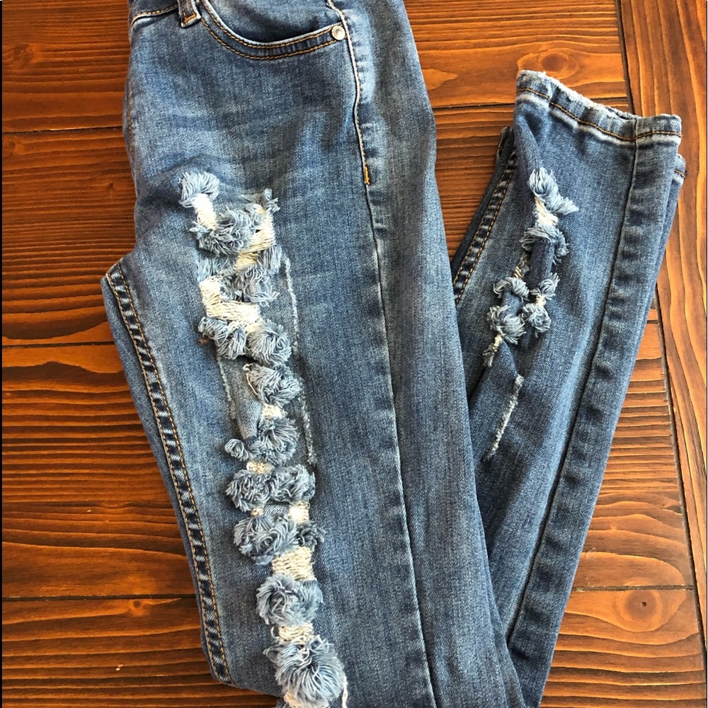 Classic.Major Destruction Skinny Jeans.